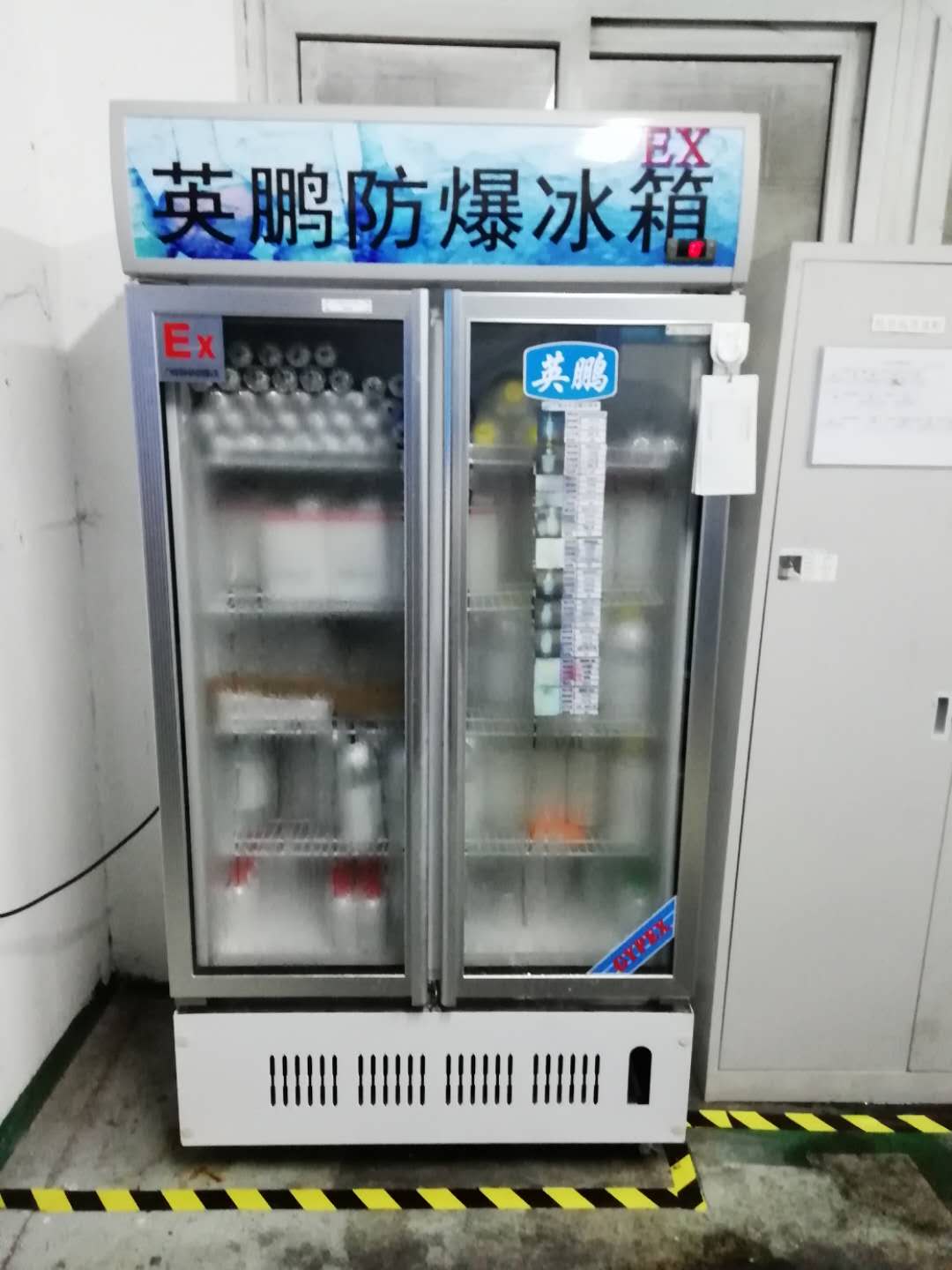 旭硝子玻璃.jpg
